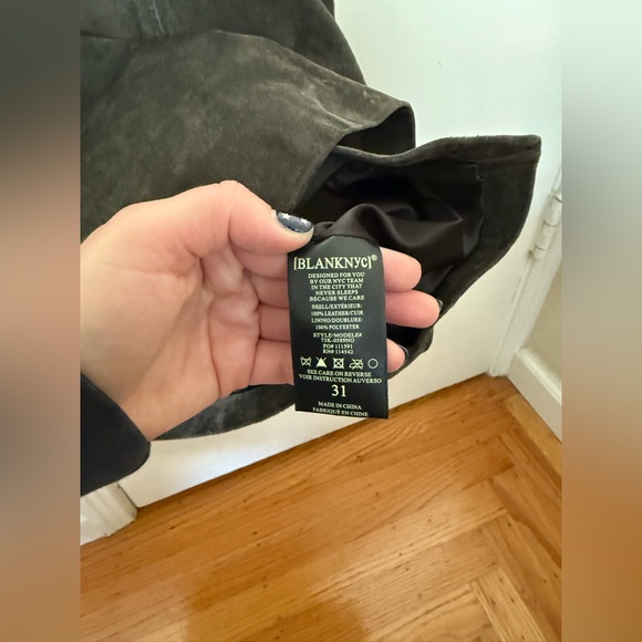 BlankNYC Suede Mini Skirt in Roadtrip, size 31 - Picture 7 of 8